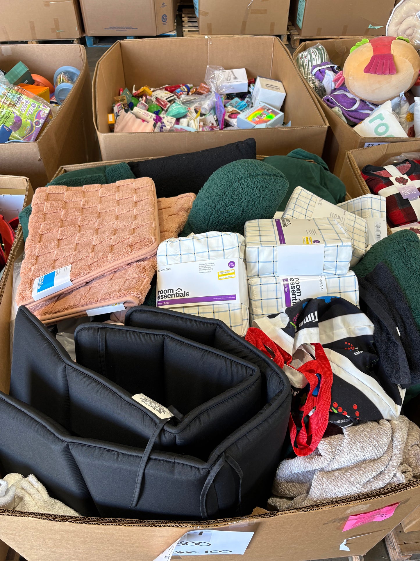 Home Textiles & Essentials Pallet – (722-T)
