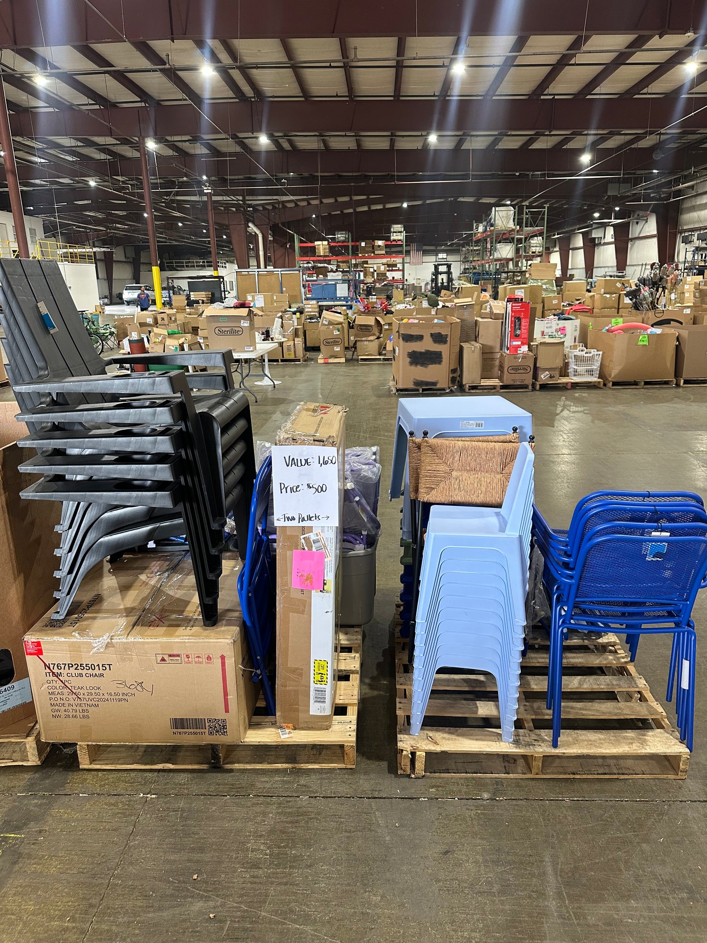 Mixed Seating & Furniture Pallet - (Large Items 2 Pallets)