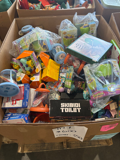 Toys & Games Pallet – (719-T)