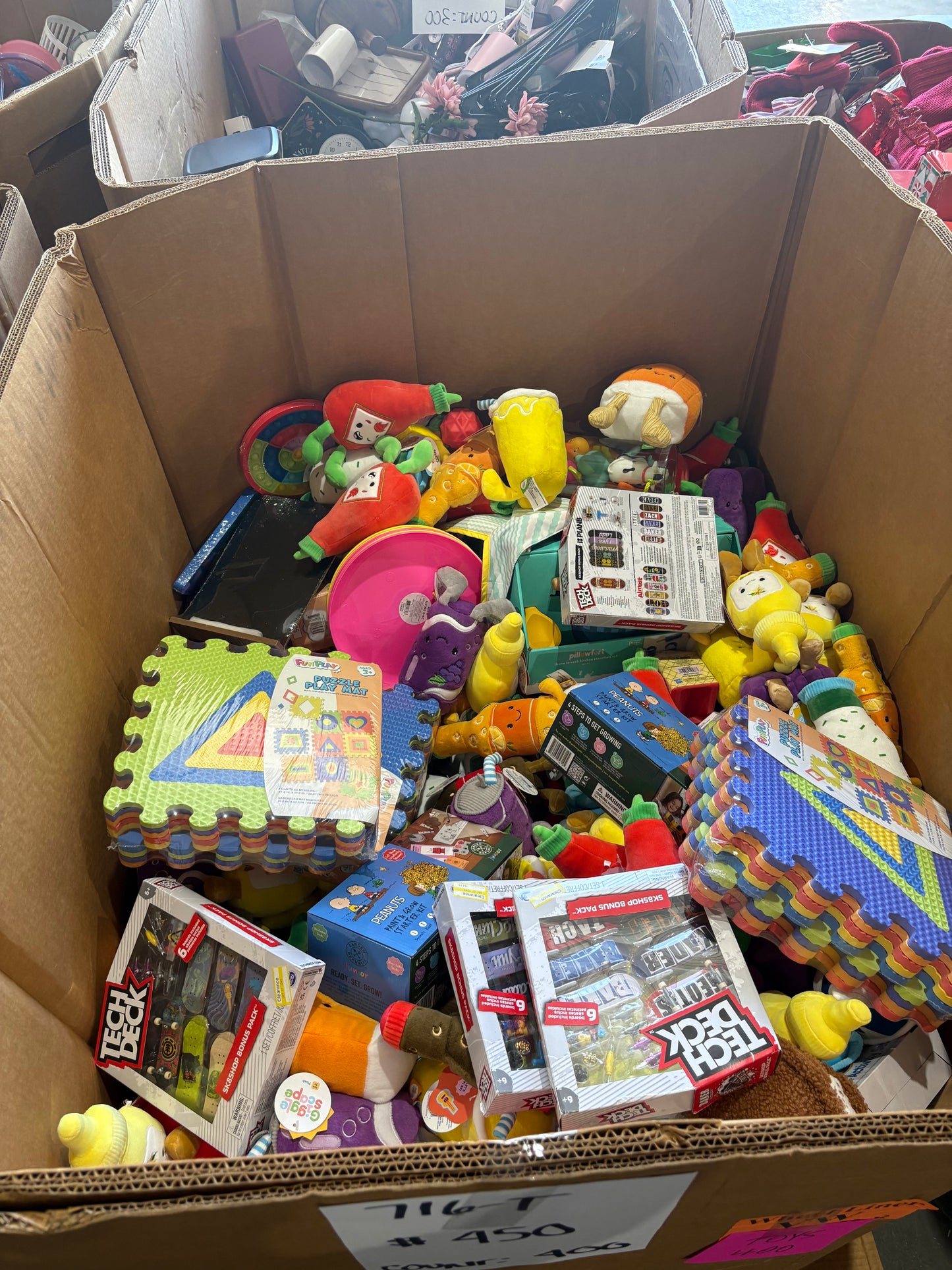 Toys & Games Pallet – (716-T)