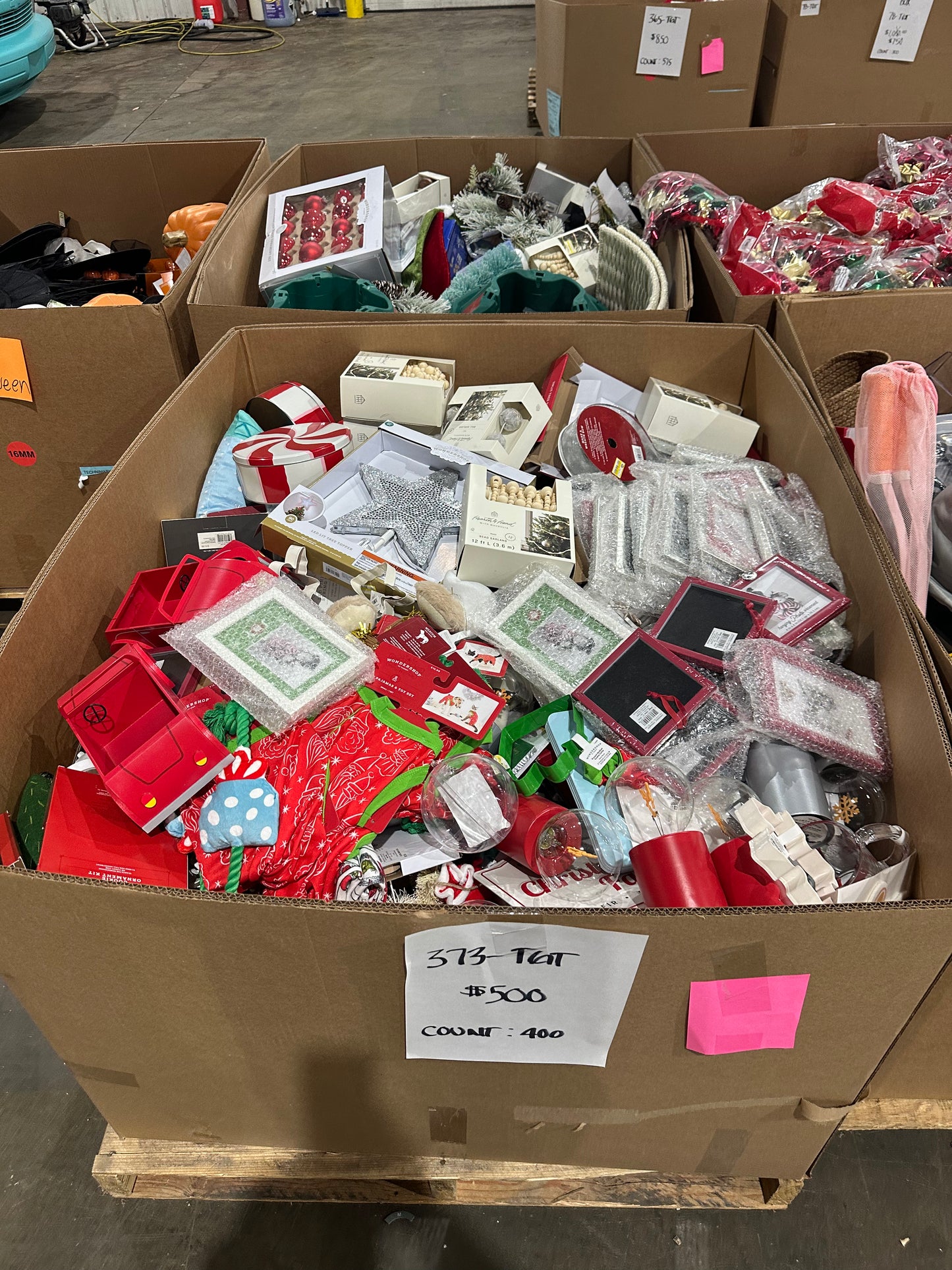 Holiday Ornaments, Frames & Gift Items Pallet - (373-TGT)