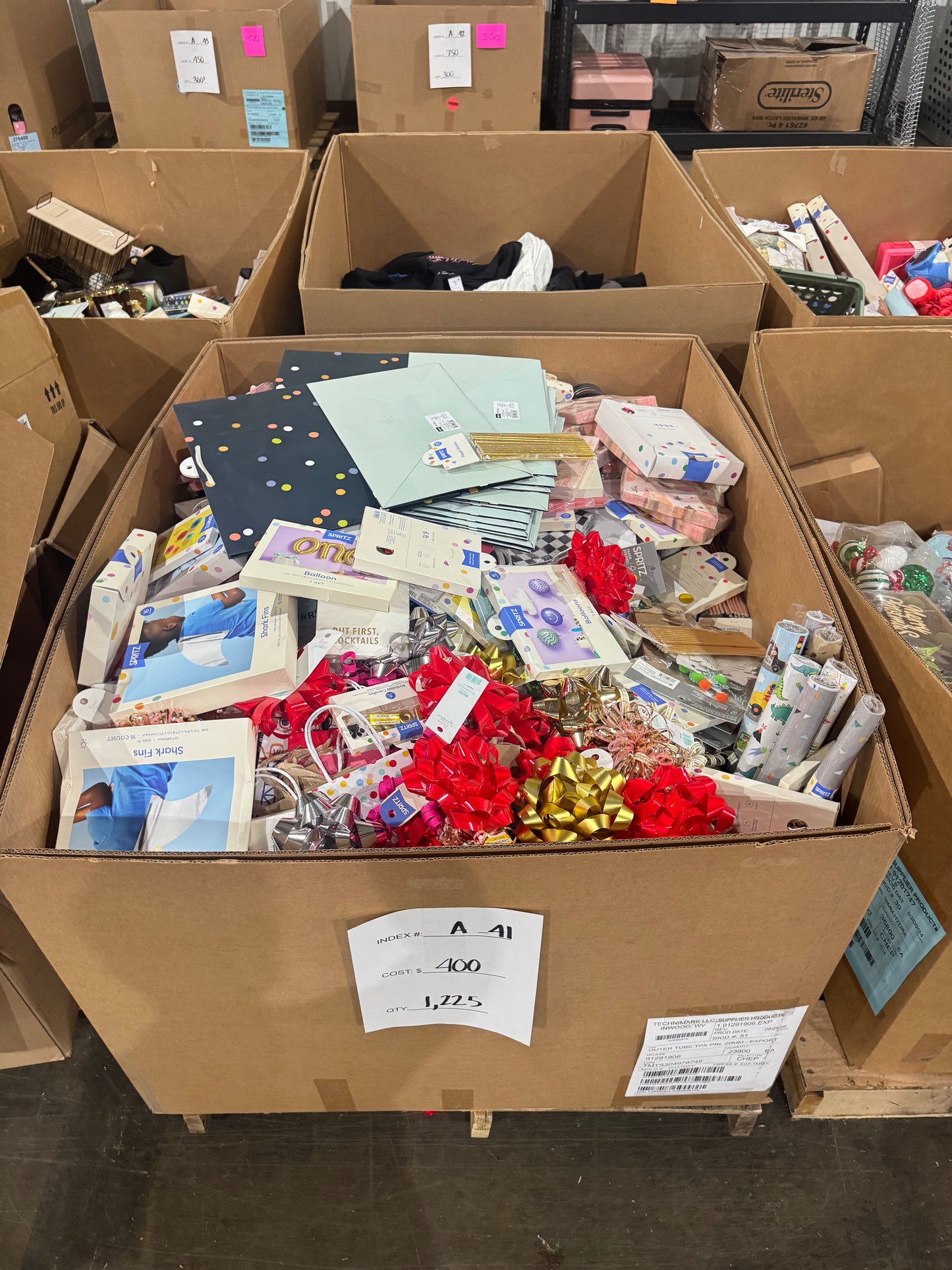 Mixed Party Supplies, Gift Wrap & Celebration Merchandise Pallet A-41