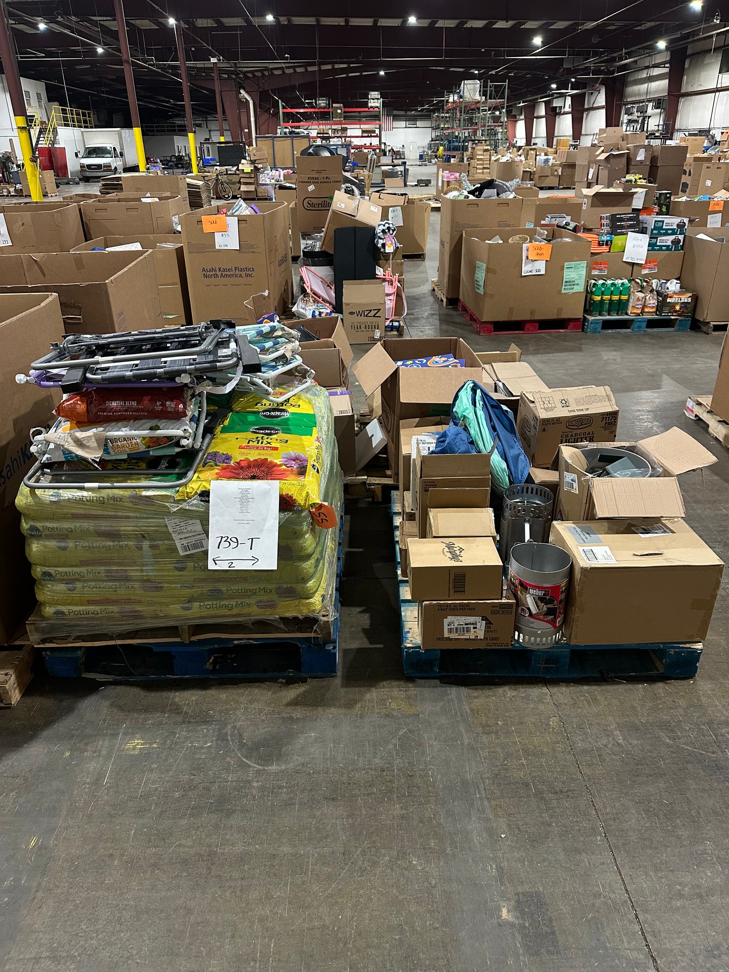 Lawn, Garden & Outdoor Living Pallet - 739-T