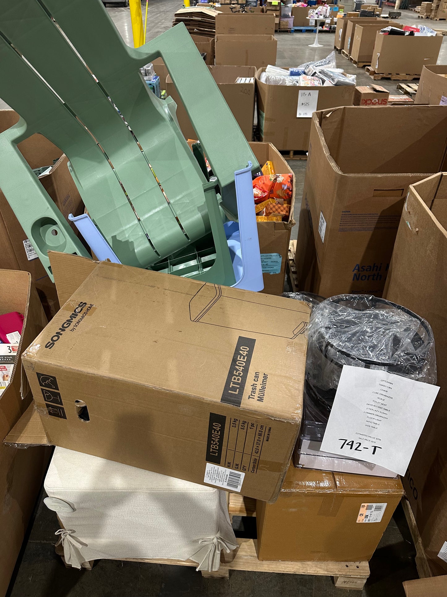 Mixed Indoor & Outdoor Home Goods Pallet - 742-T