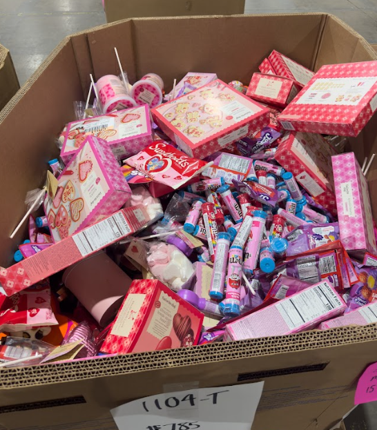 Valentine Candy & Treats Pallet- 1104-T $200 SALE