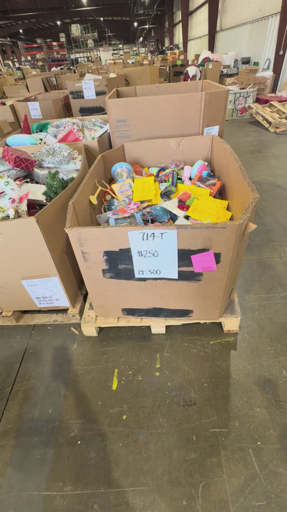 Toys & Kids Activity Pallet – (714-T)