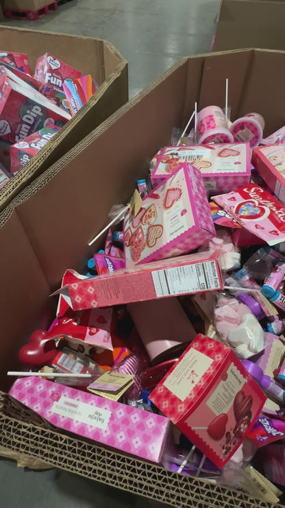 Valentine Candy & Treats Pallet- 1104-T $200 SALE